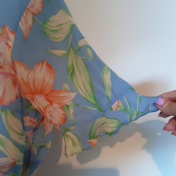 Exquisite Ralph Lauren Silk Floral Watercolour Wrap Around Blouse with Ruffles - Picture 3 of 8